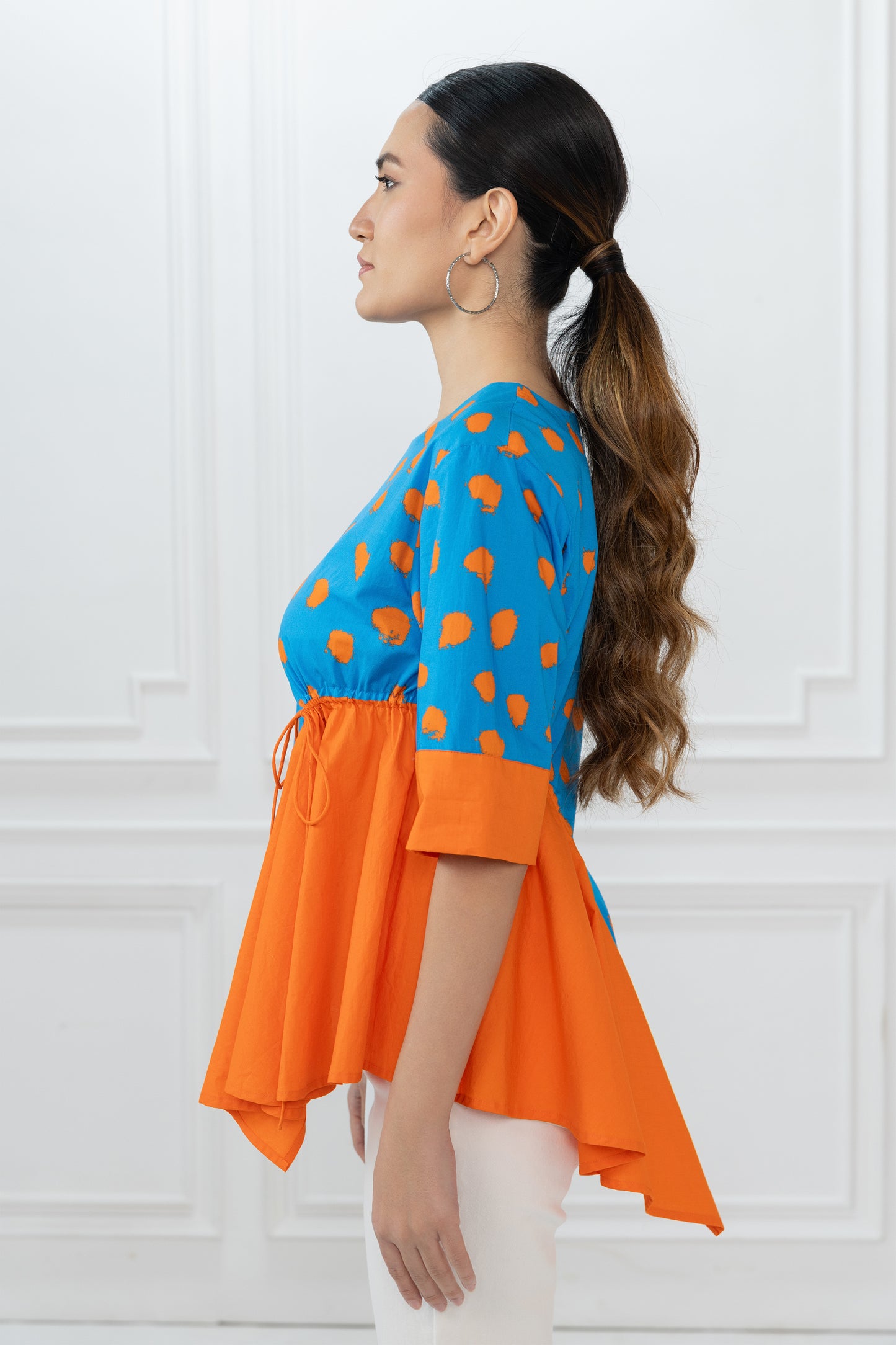 Seria Top - Blue Orange Dot Matrix