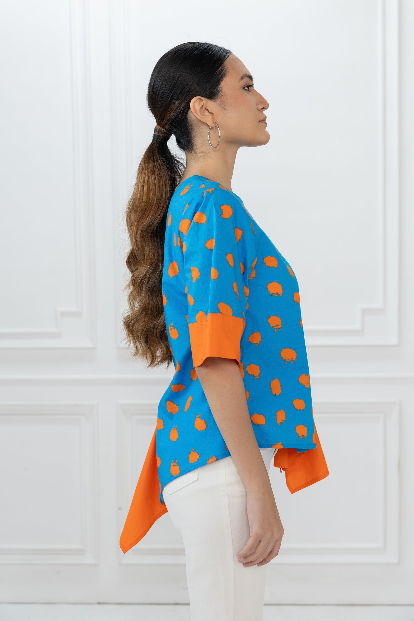 Seria Top - Blue Orange Dot Matrix