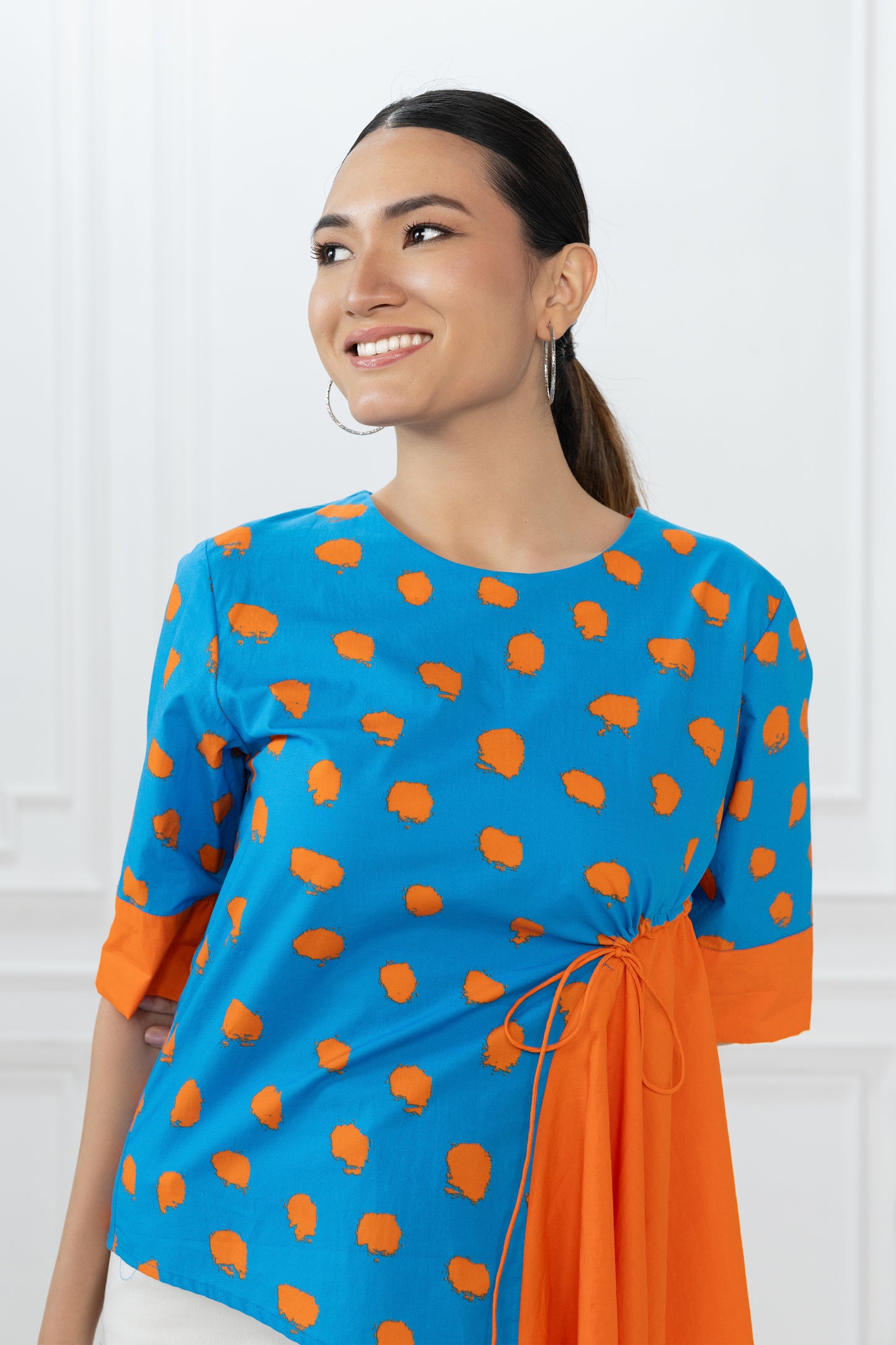 Seria Top - Blue Orange Dot Matrix