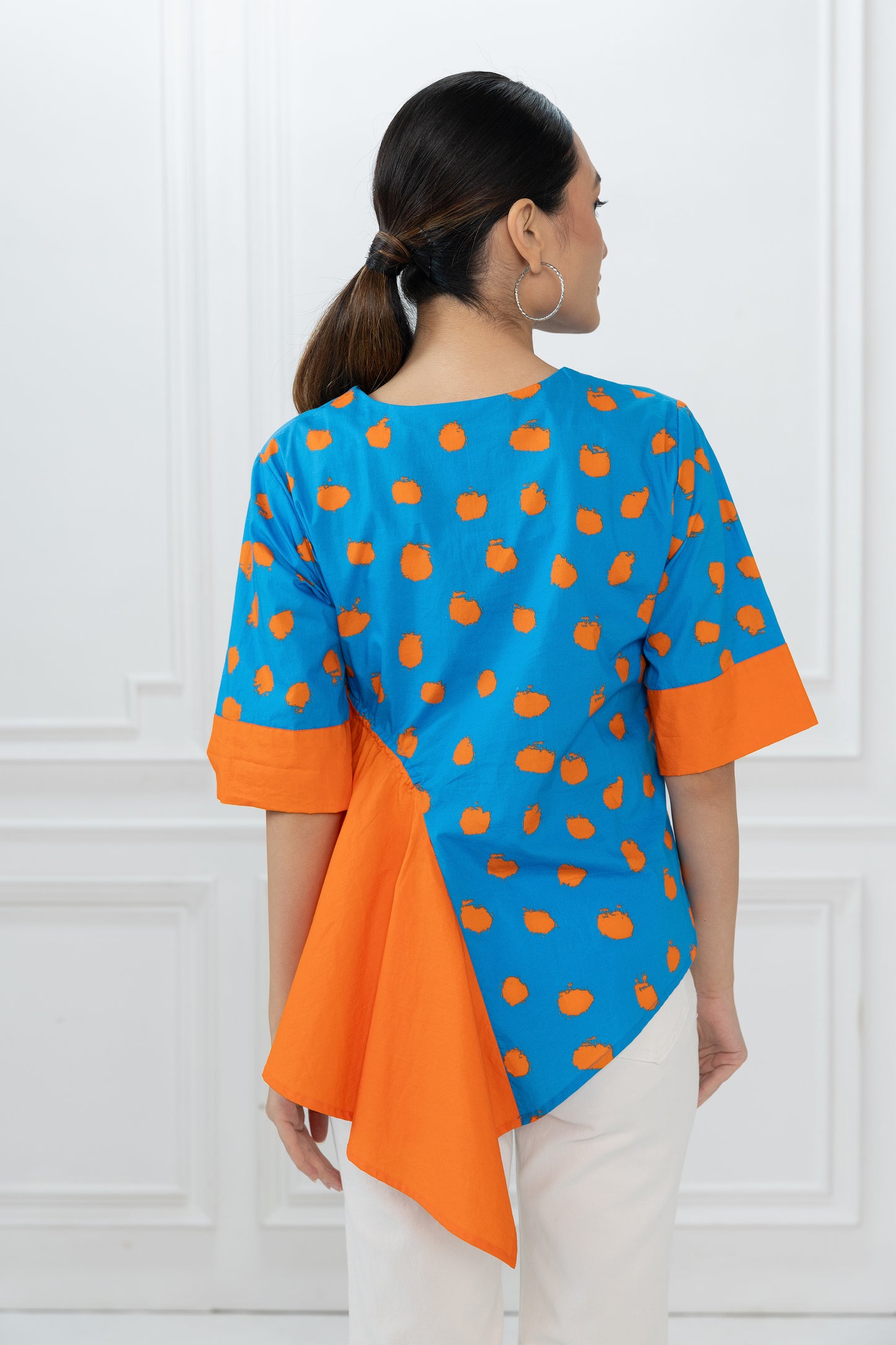 Seria Top - Blue Orange Dot Matrix